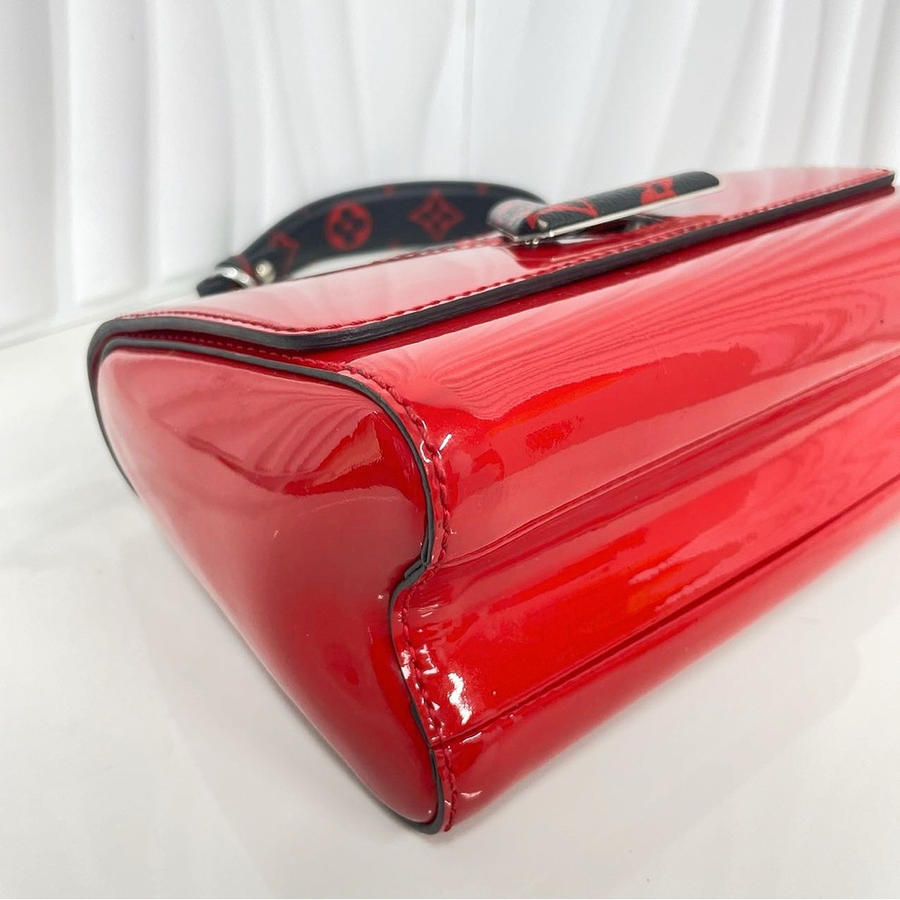 Louis Vuitton Red Patent Leather Twist Bag - Picture 11 of 12
